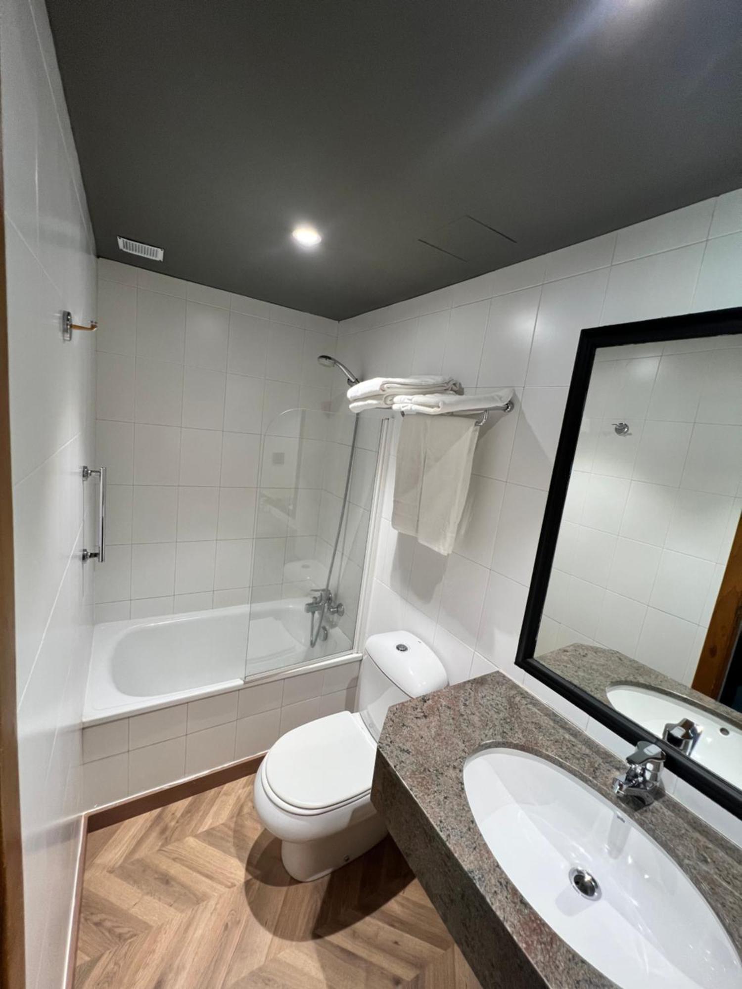 Yomo Petit Paris Hotel 3*