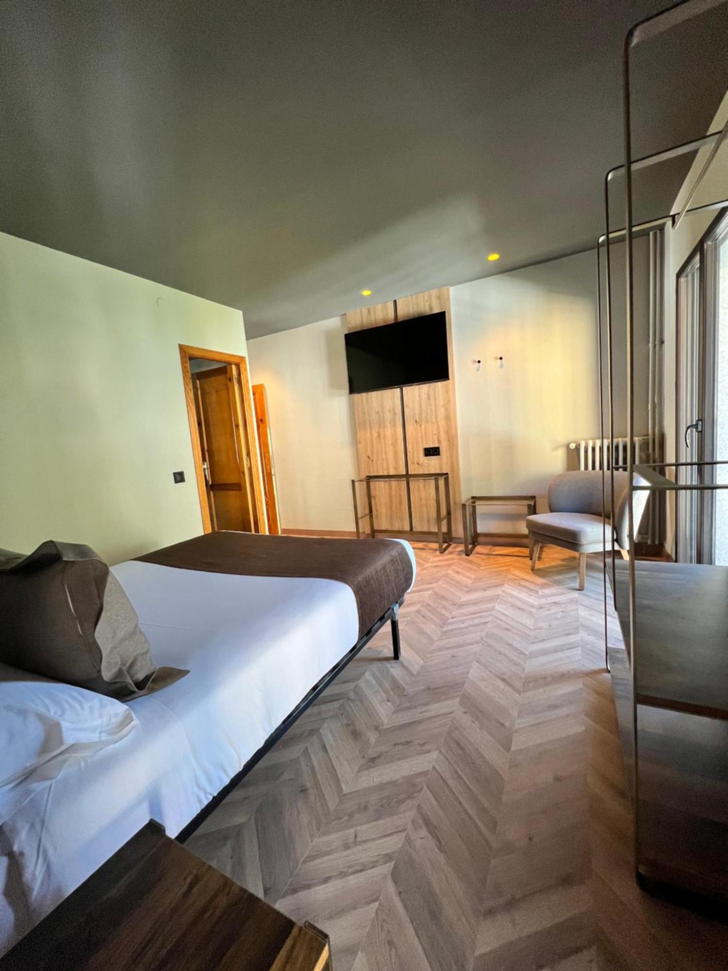 Yomo Petit Paris 3*