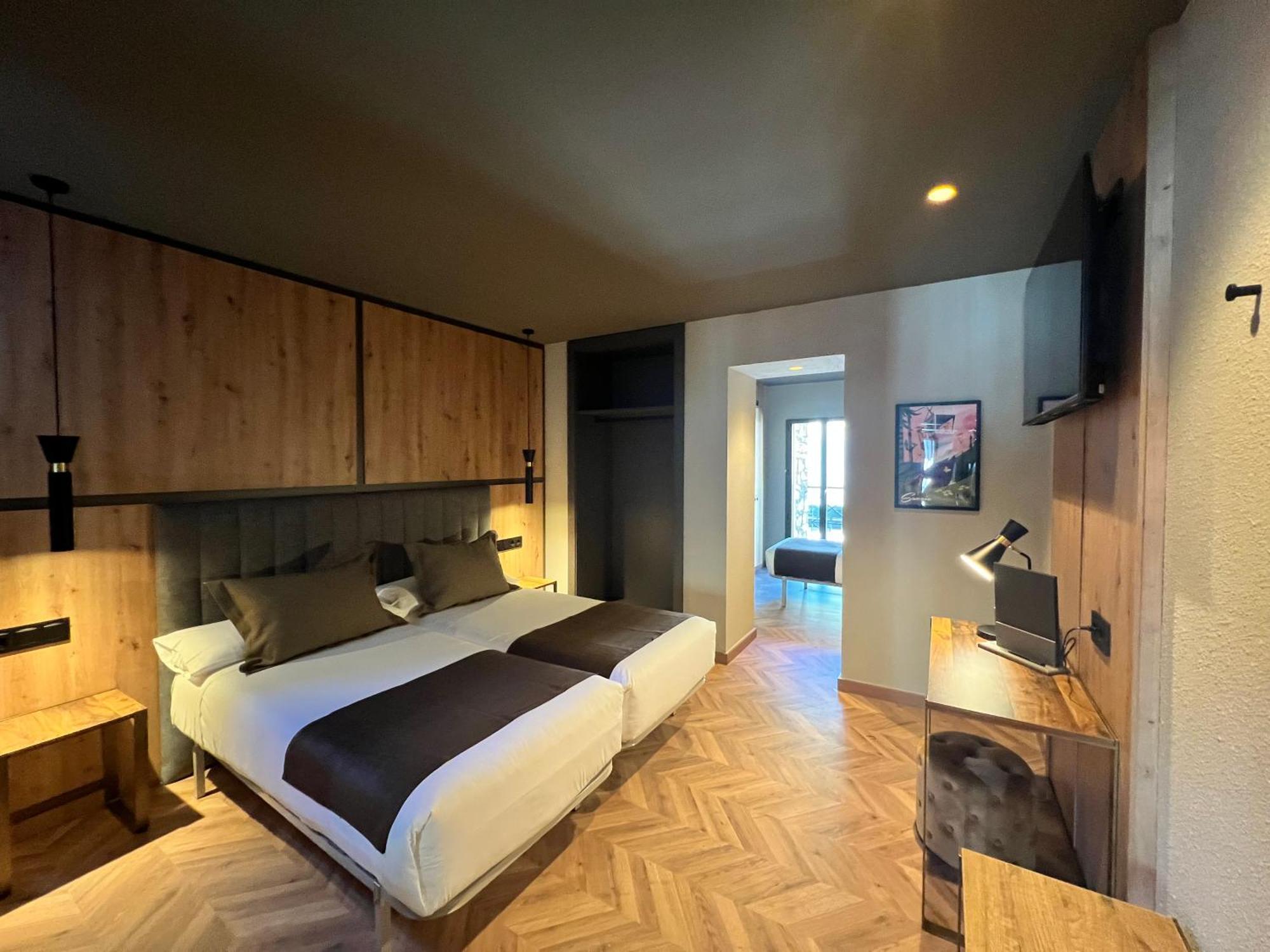 Yomo Petit Paris Encamp