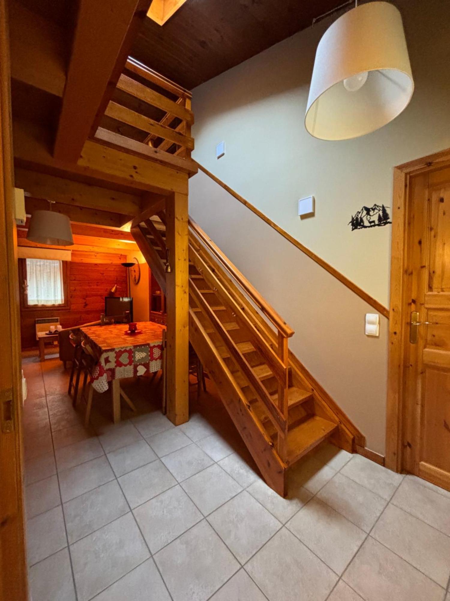 Paisajes De Ensueno En Magnifico Duplex, Siscaro 310 - Hut-8217 * Incles