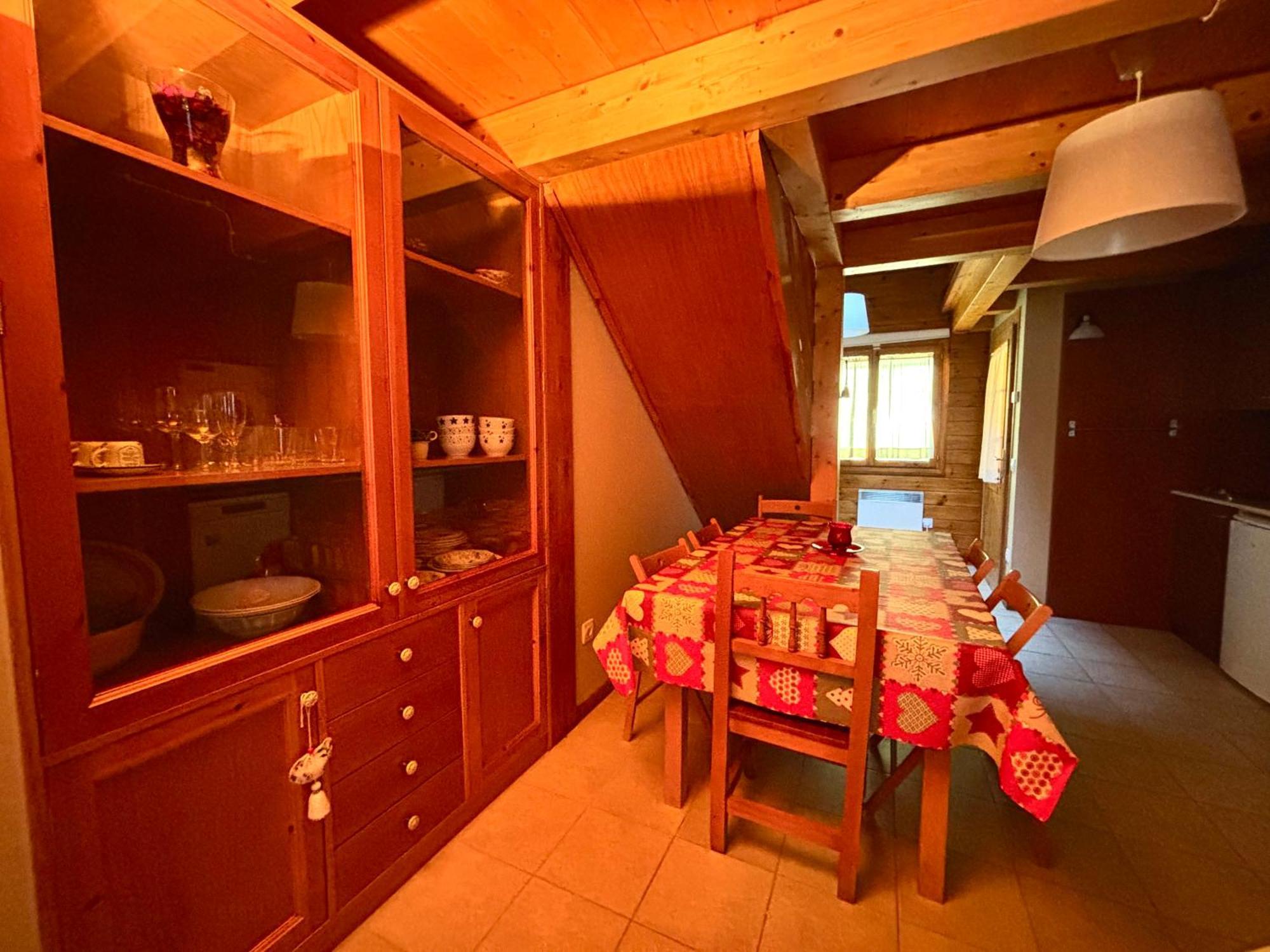 Paisajes De Ensueno En Magnifico Duplex, Siscaro 310 - Hut-8217 * Incles