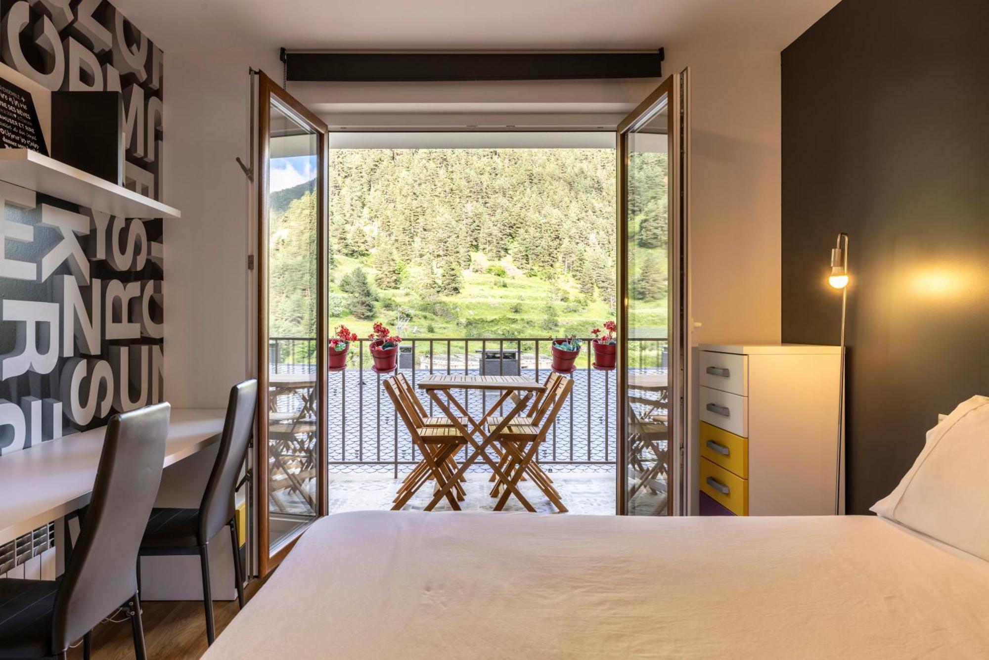 Terraza Con Increibles Vistas Para 6 Adultos Y 2 Extra Nino - 3 Habitaciones - 2 Banos - Arinsal - Free Parking L By Bonesvacances
