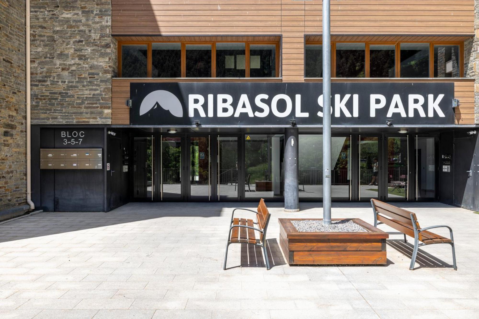 Apartment Terraza Con Increibles Vistas Para 6 Adultos Y 2 Extra Nino - 3 Habitaciones - 2 Banos - Arinsal - Free Parking L By Bonesvacances Arinsal