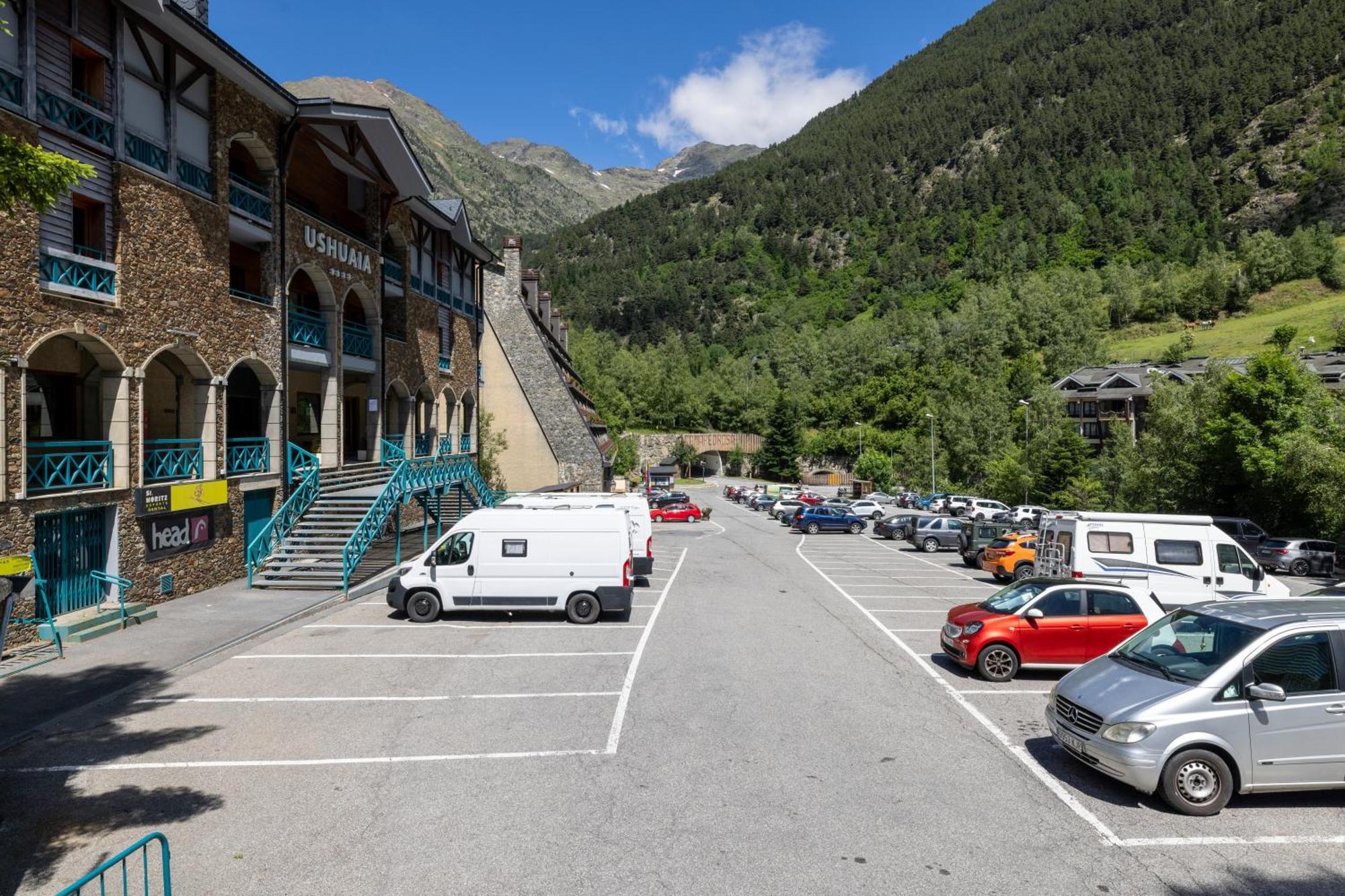 Terraza Con Increibles Vistas Para 6 Adultos Y 2 Extra Nino - 3 Habitaciones - 2 Banos - Arinsal - Free Parking L By Bonesvacances