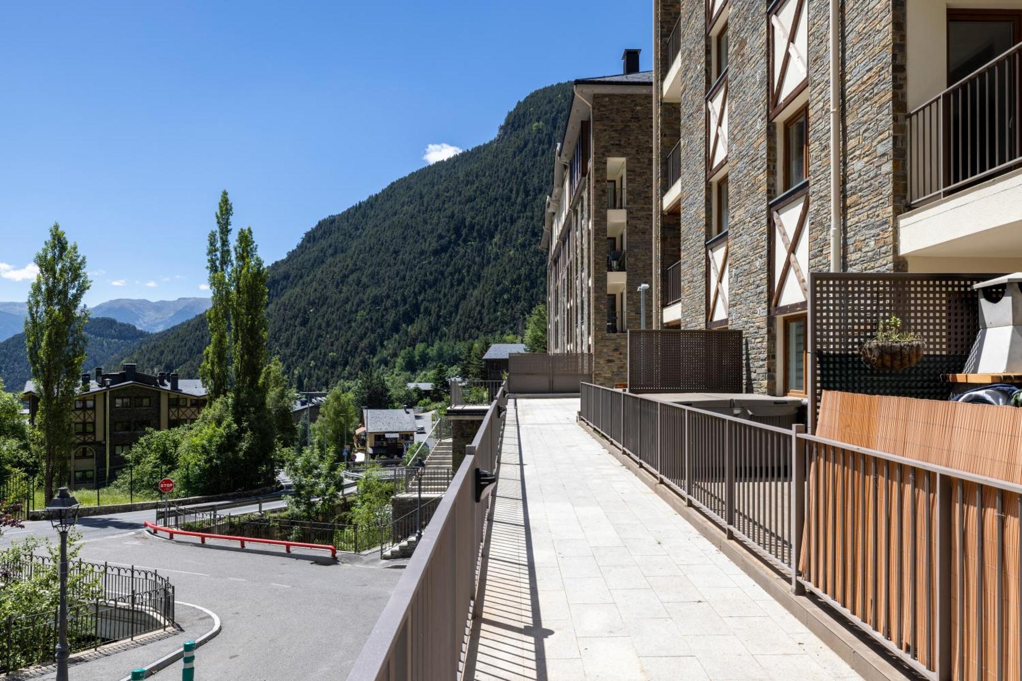 Terraza Con Increibles Vistas Para 6 Adultos Y 2 Extra Nino - 3 Habitaciones - 2 Banos - Arinsal - Free Parking L By Bonesvacances Apartment