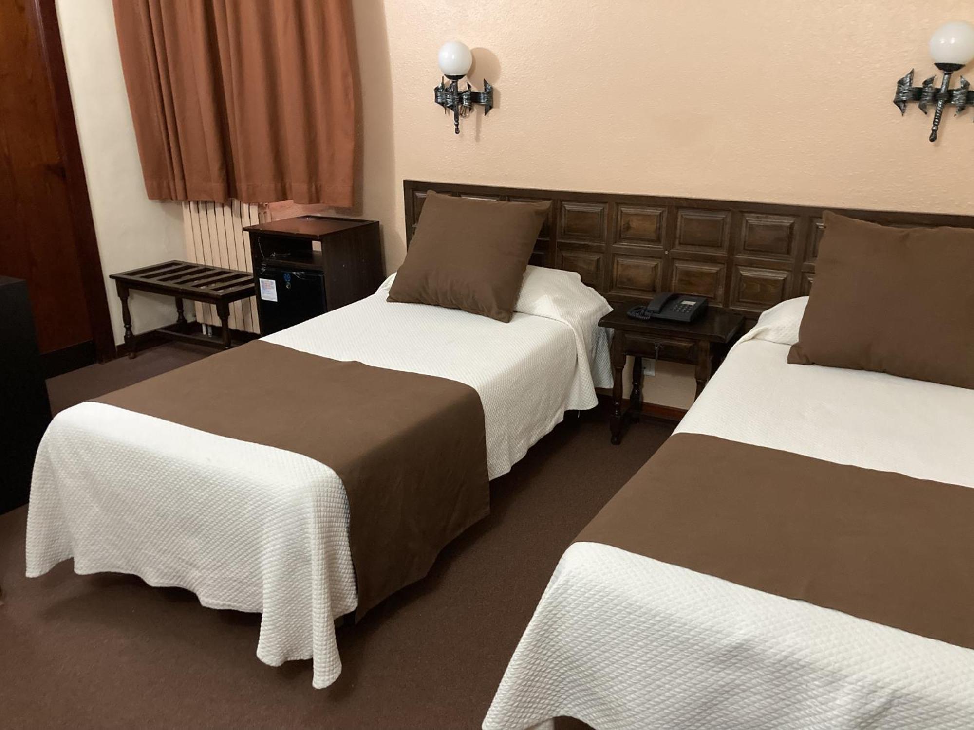 Hotel Folch 3*