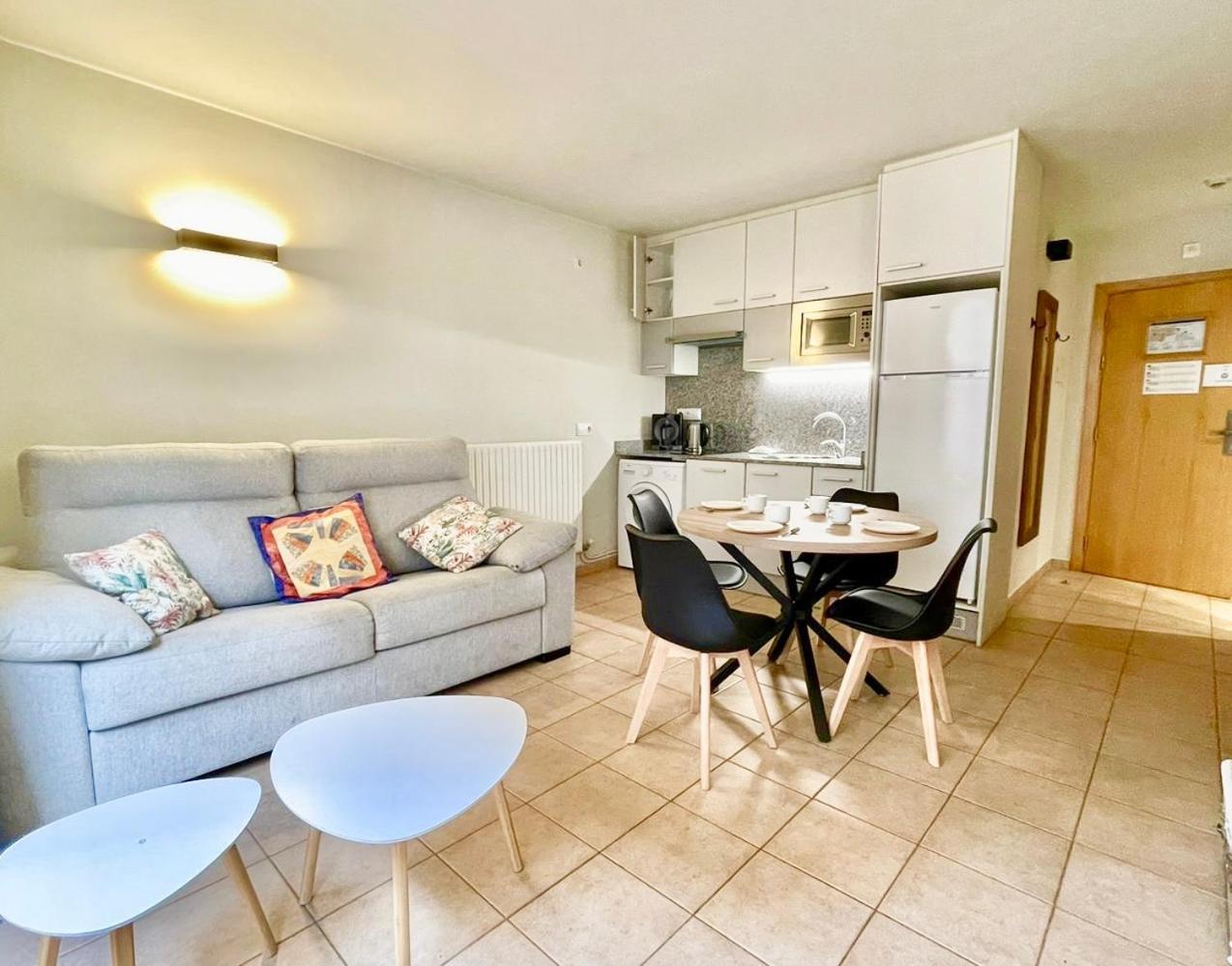 Placer, Naturaleza Y Terraza En Hut-8207 Apartamento