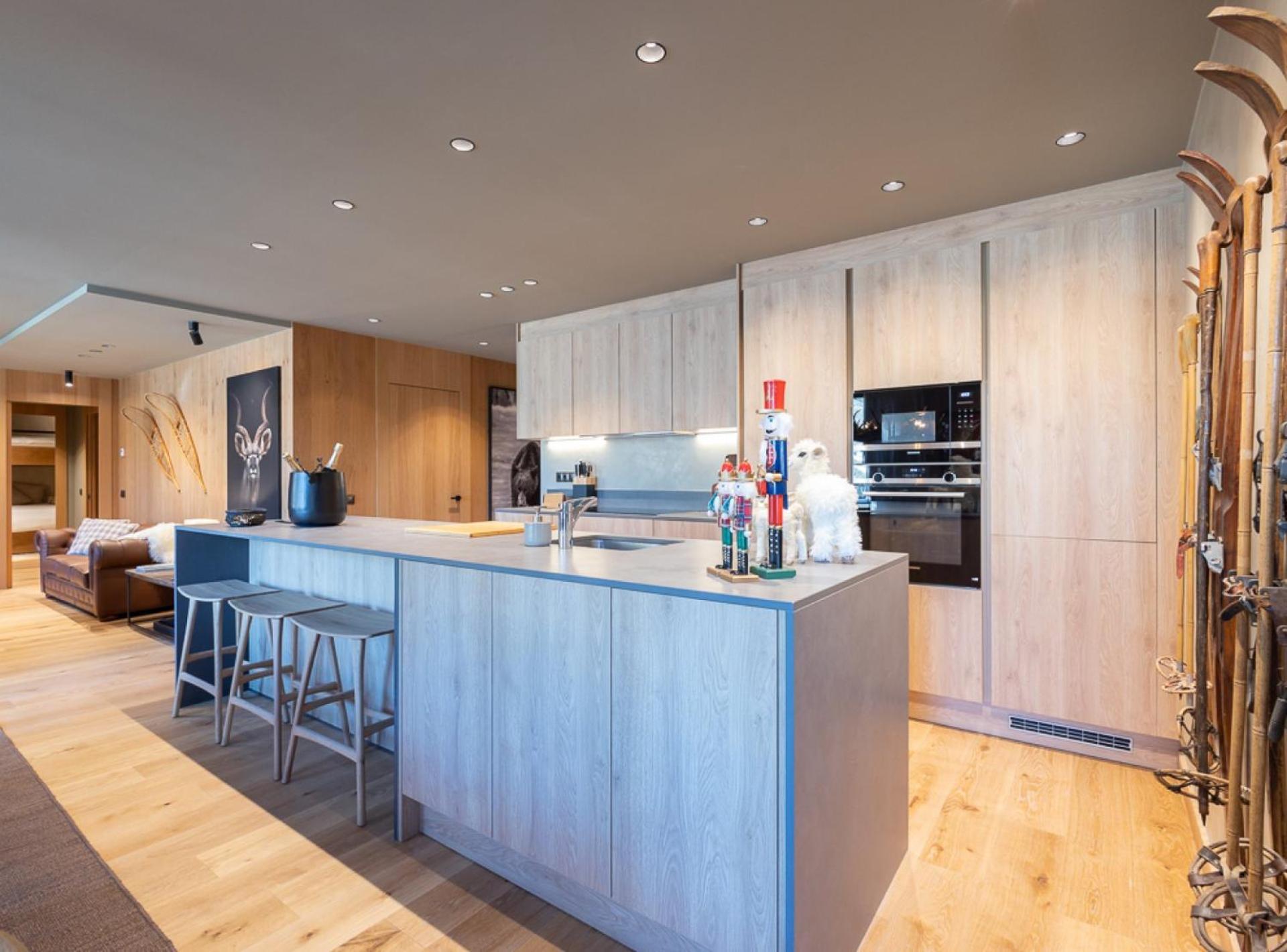 W Isard Apartment *