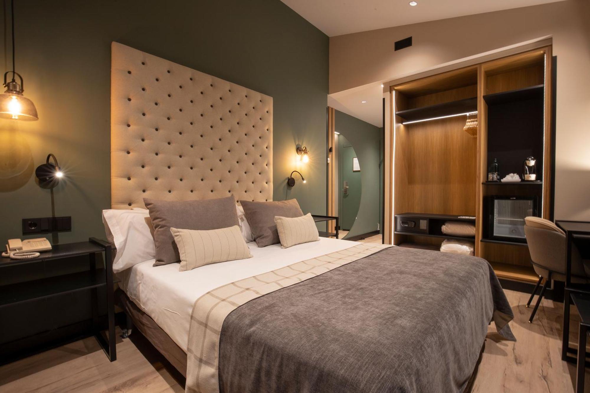 Hotel Piolets Centre 4*