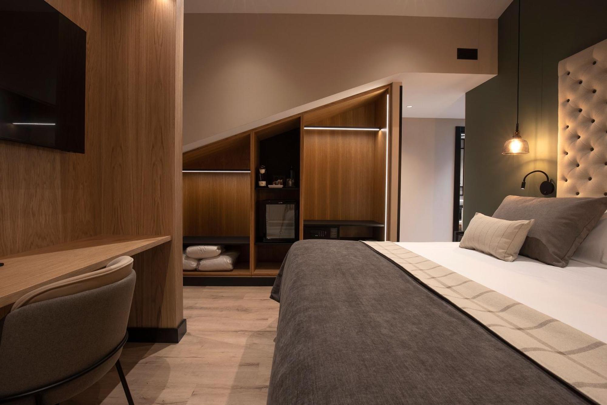 Hotel Piolets Centre 4*