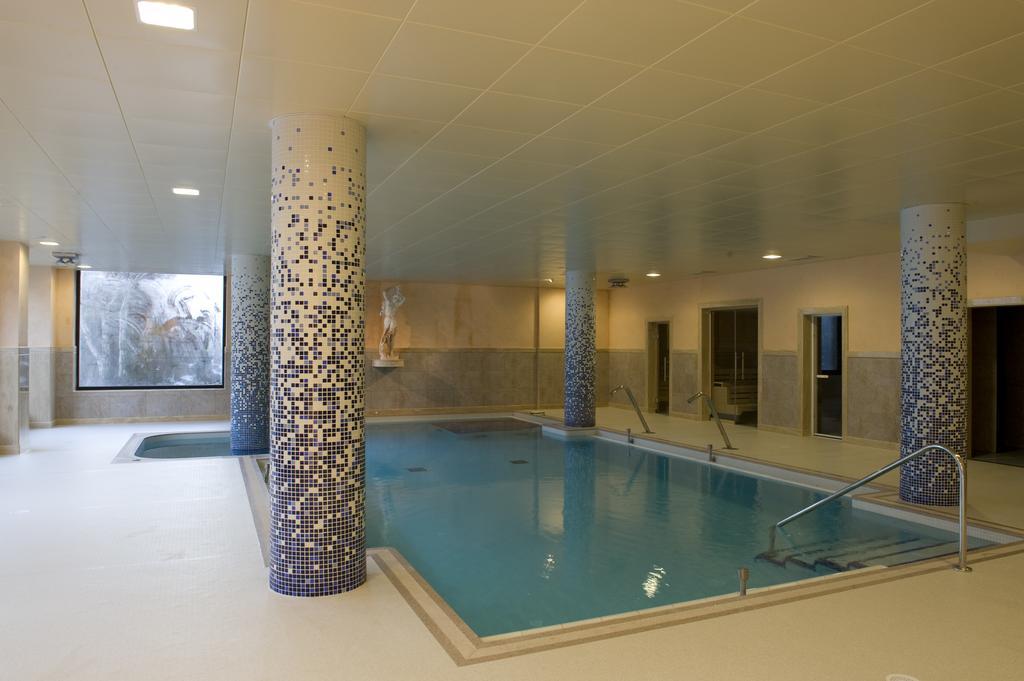 Hotel Rutllan & 4*