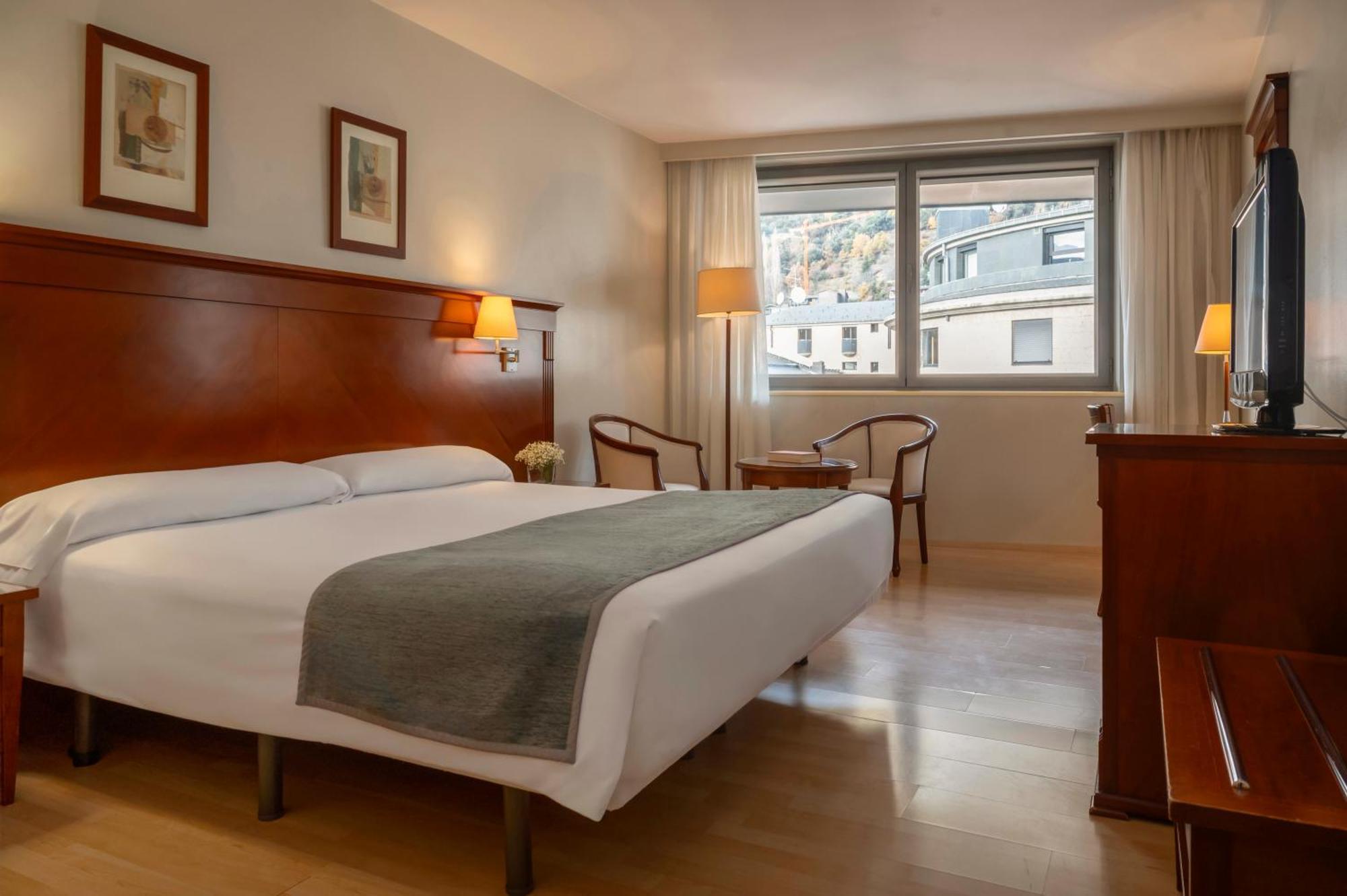 Hotel Hesperia 4*