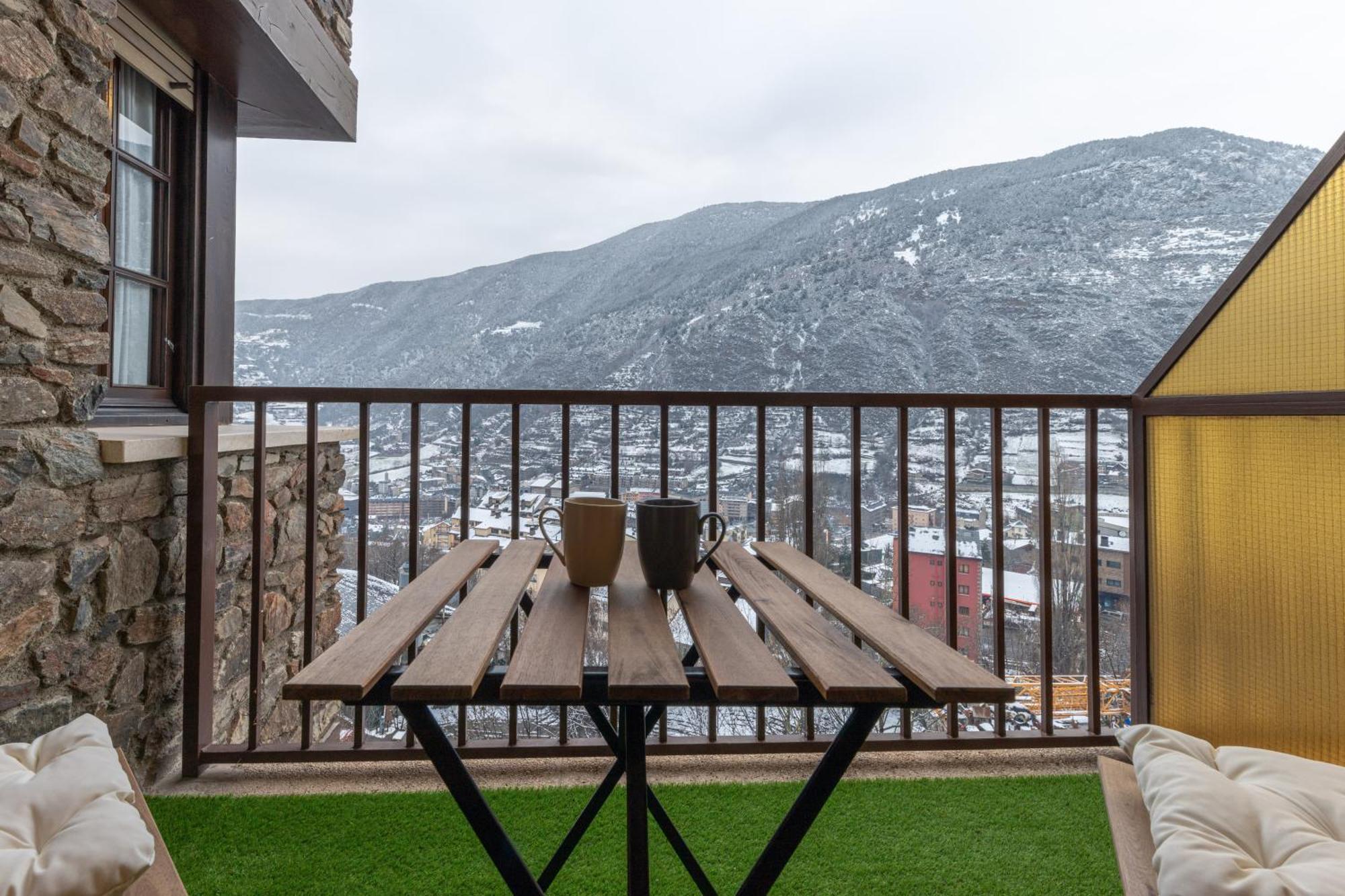 La Solana & Apartment Encamp