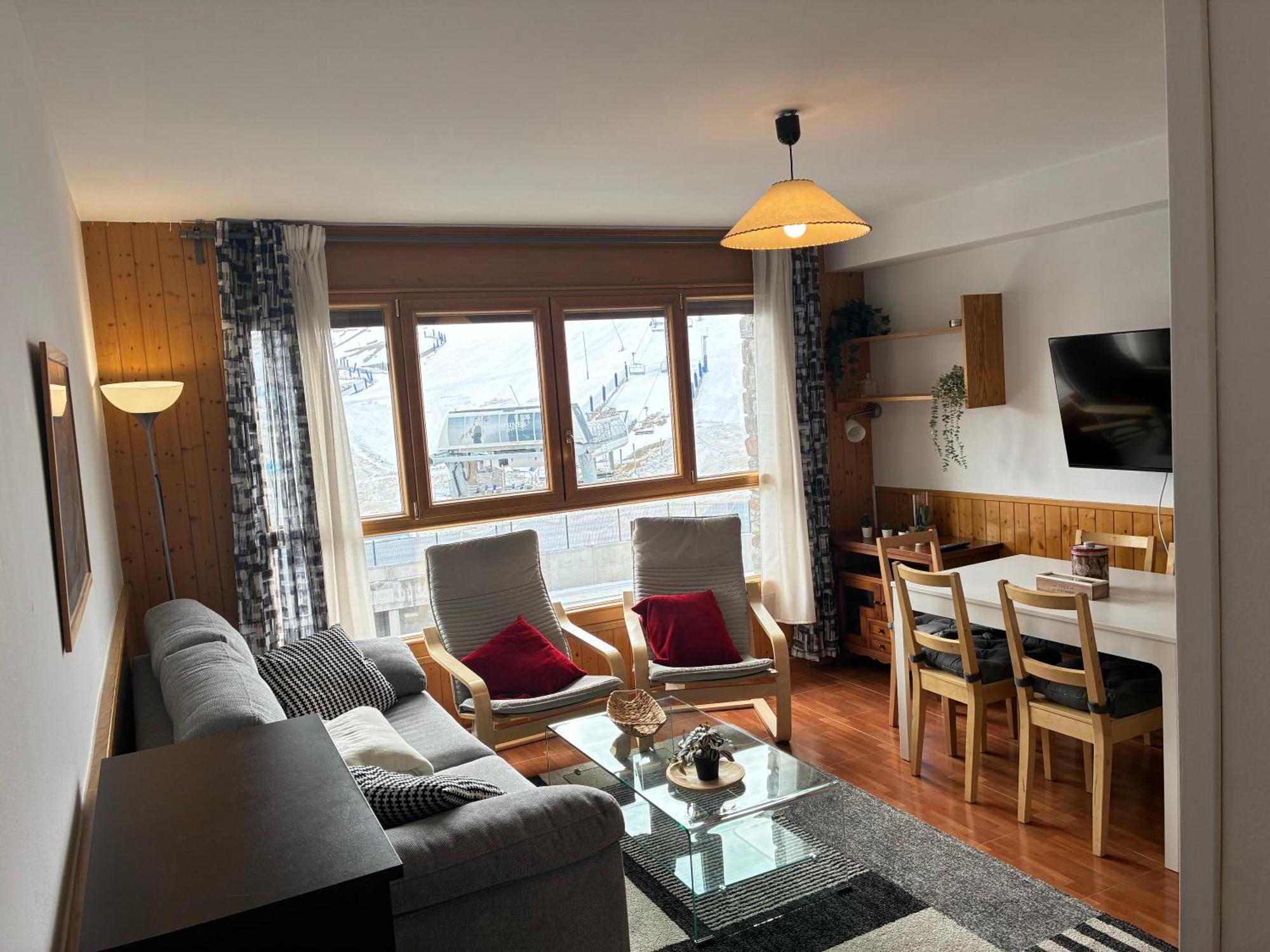 Apartamento A Pie De Pistas Con Parking Privado *