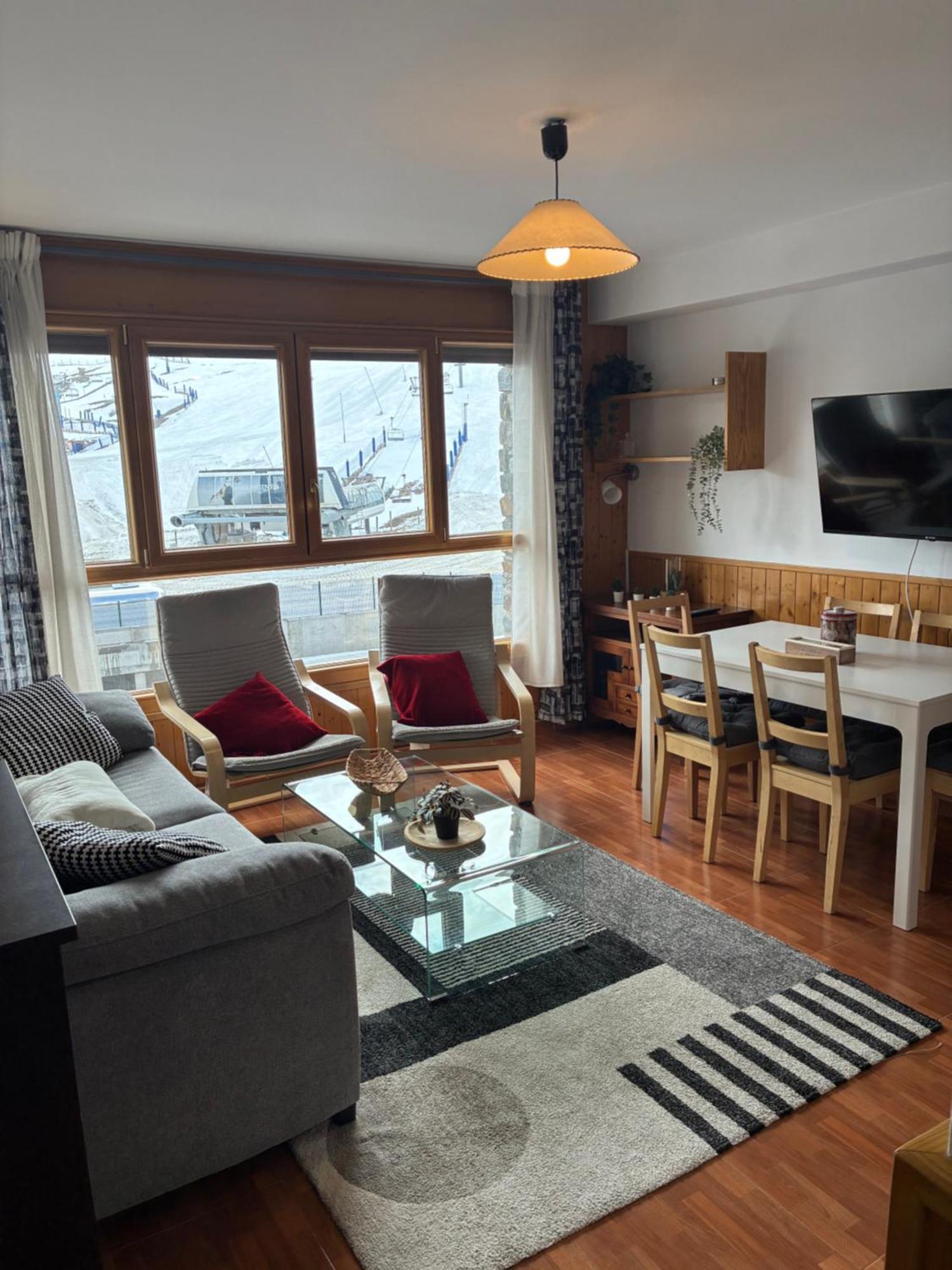 Apartamento A Pie De Pistas Con Parking Privado *