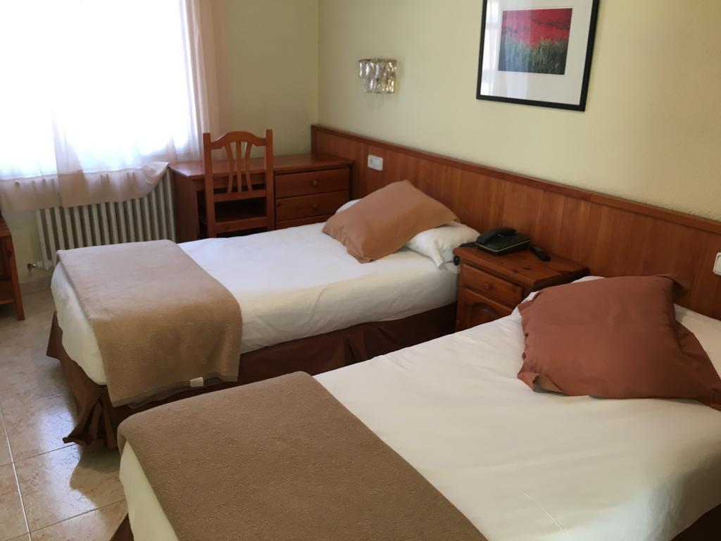 Evenia Oros 3* Encamp