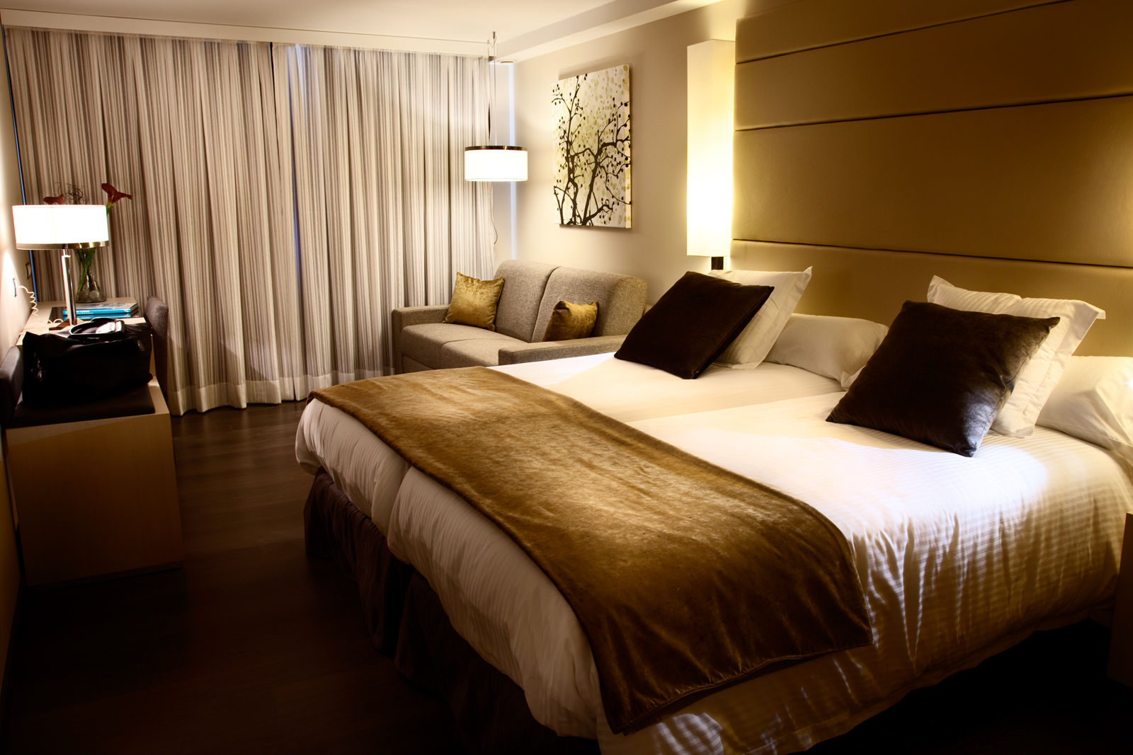 Hotel Yomo Mola Park 4*