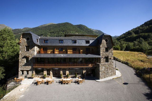 Hotel & Niunit El Serrat