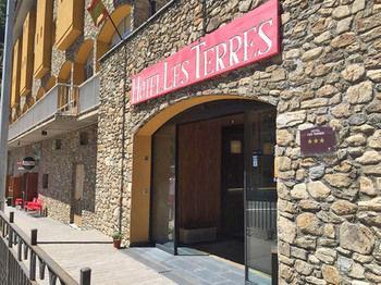 Les Terres 3*