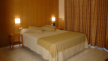 Hotel Univers 3*