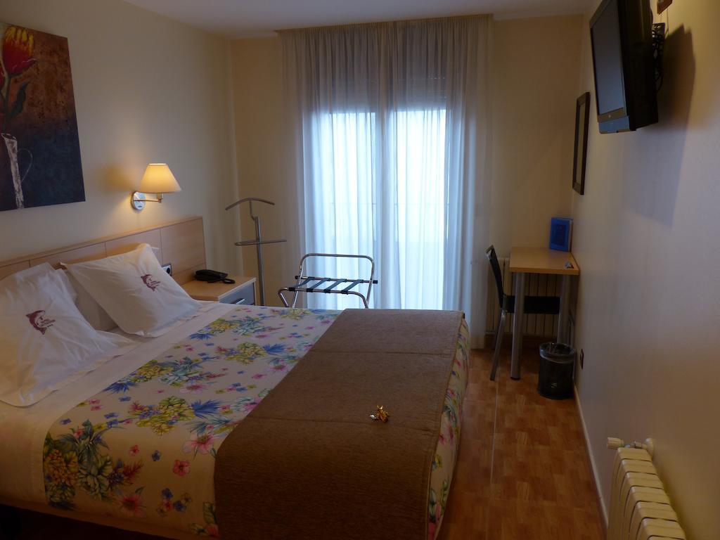 Les Truites Adults Only 3*
