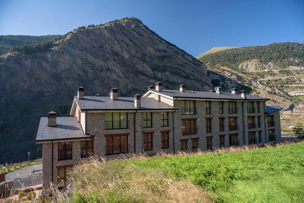 Obaga Blanca & 4* Canillo
