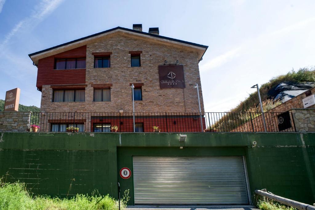 Hotel Obaga Blanca & 4*
