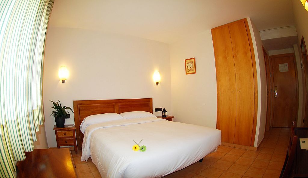 Holastays La Hotel