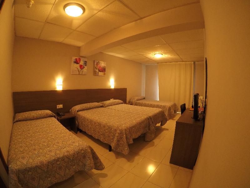 Somriu M28 Hotel