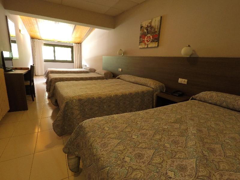 Somriu M28 Hotel Andorra la Vieja