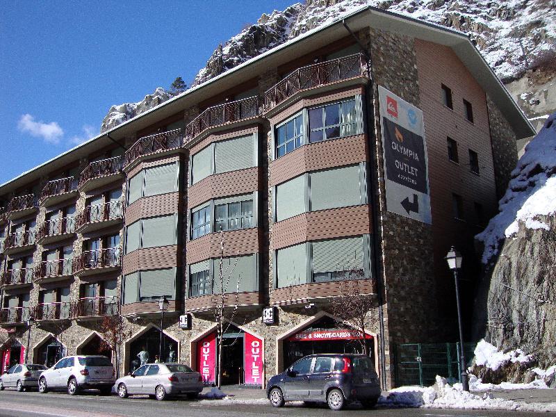 Apartamento Pie De Pistas 3000 *
