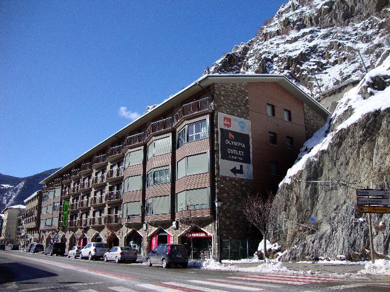 Apartamento Pie De Pistas 3000 *