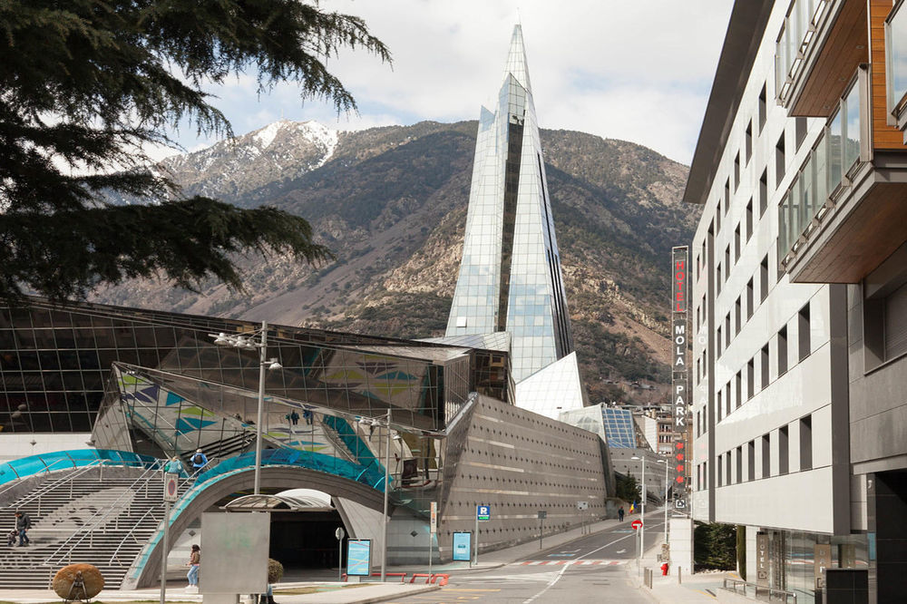 Hotel Yomo Mola Park 4*