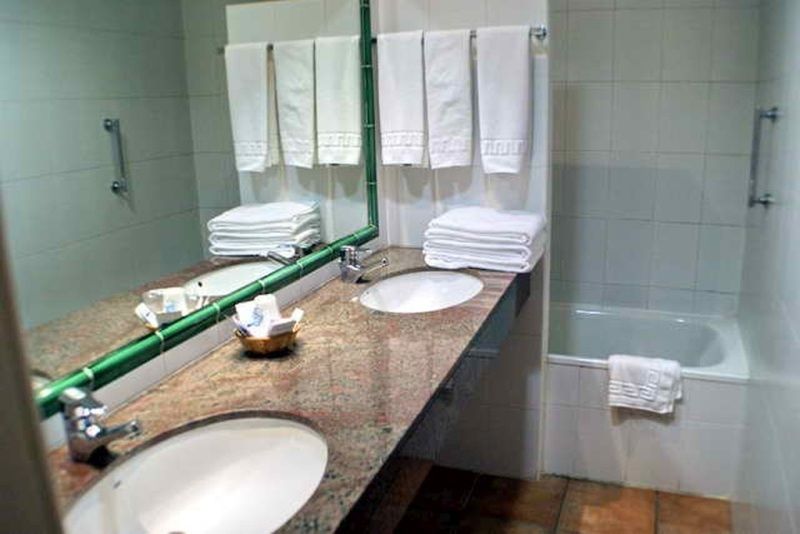Yomo Petit Paris 3* Encamp