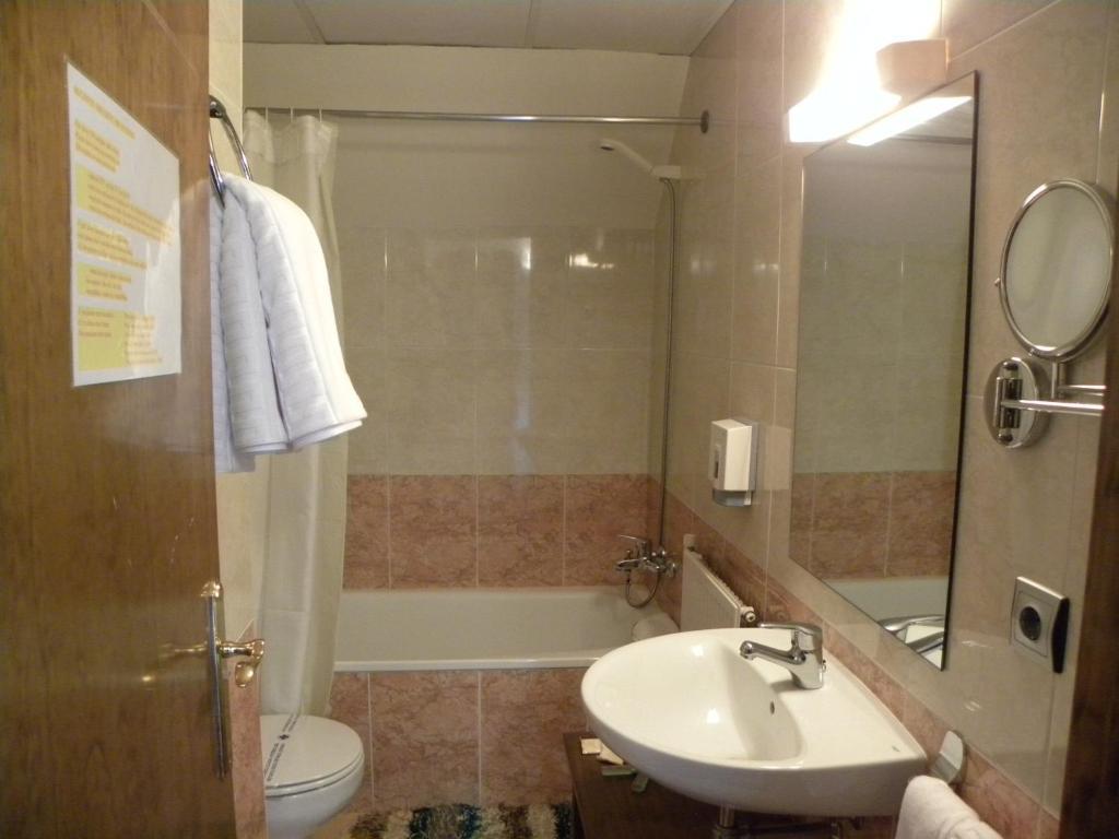 Hotel Camel Lot 3*