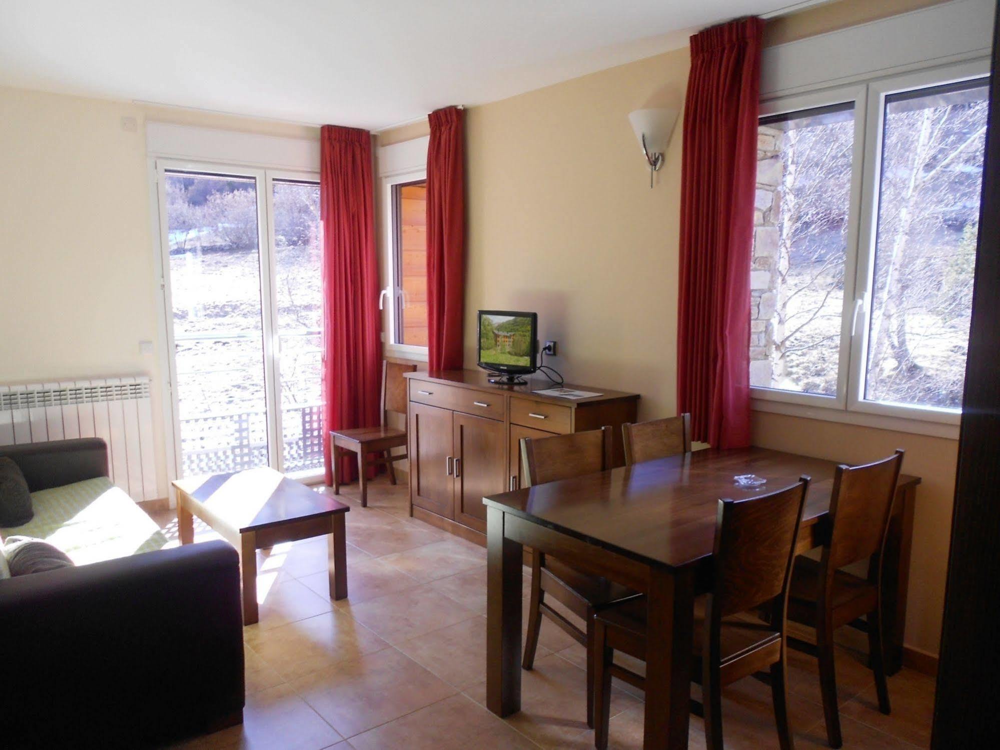 Rialb Apartahotel El Serrat