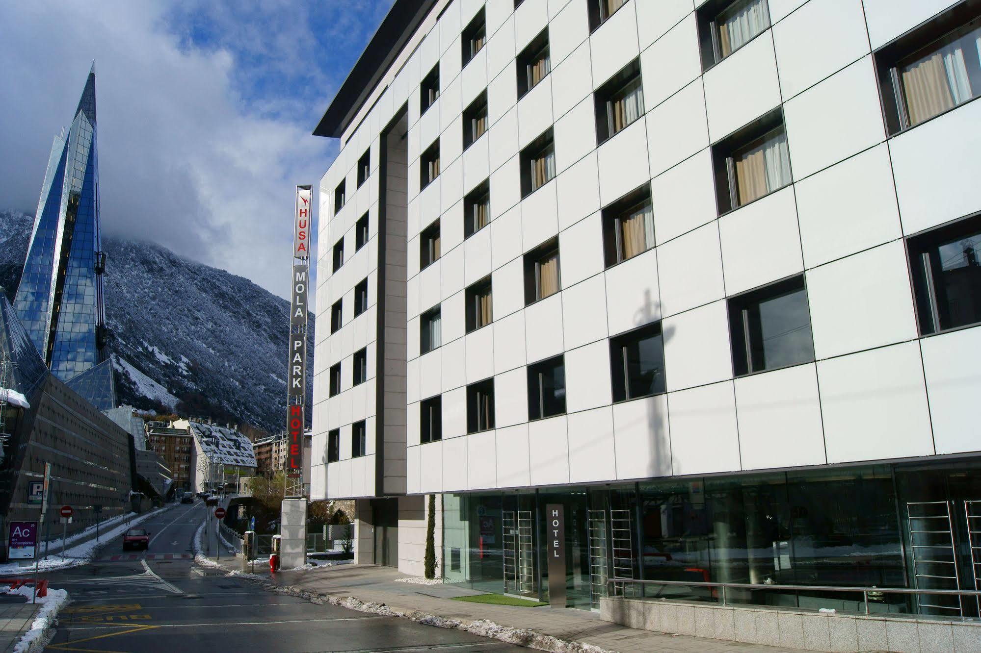 Hotel Yomo Mola Park