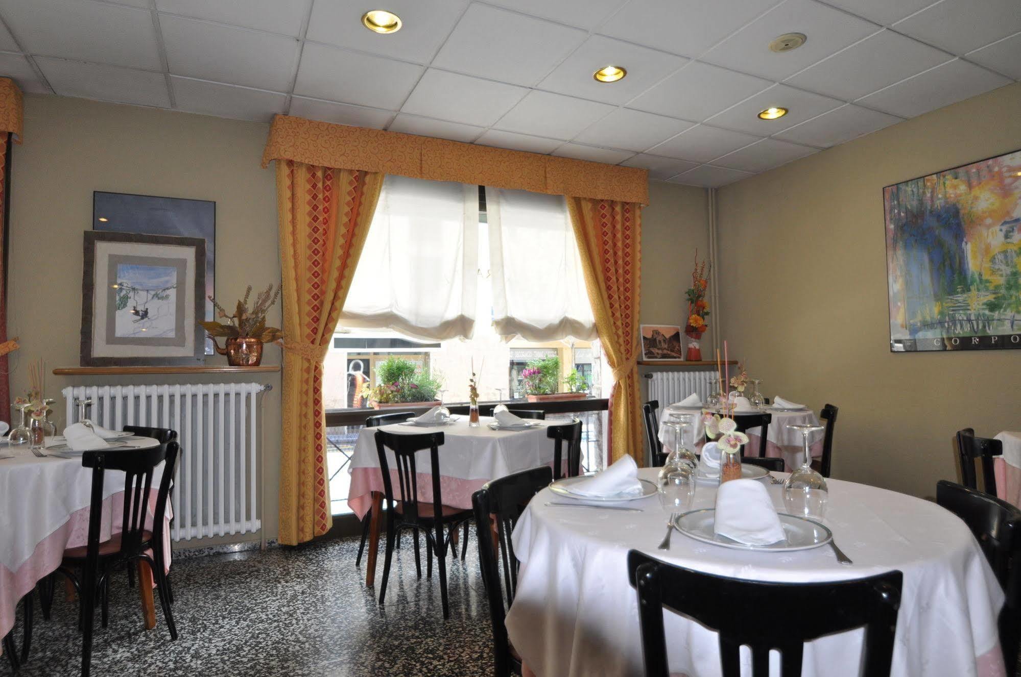 Yomo Petit Paris 3*