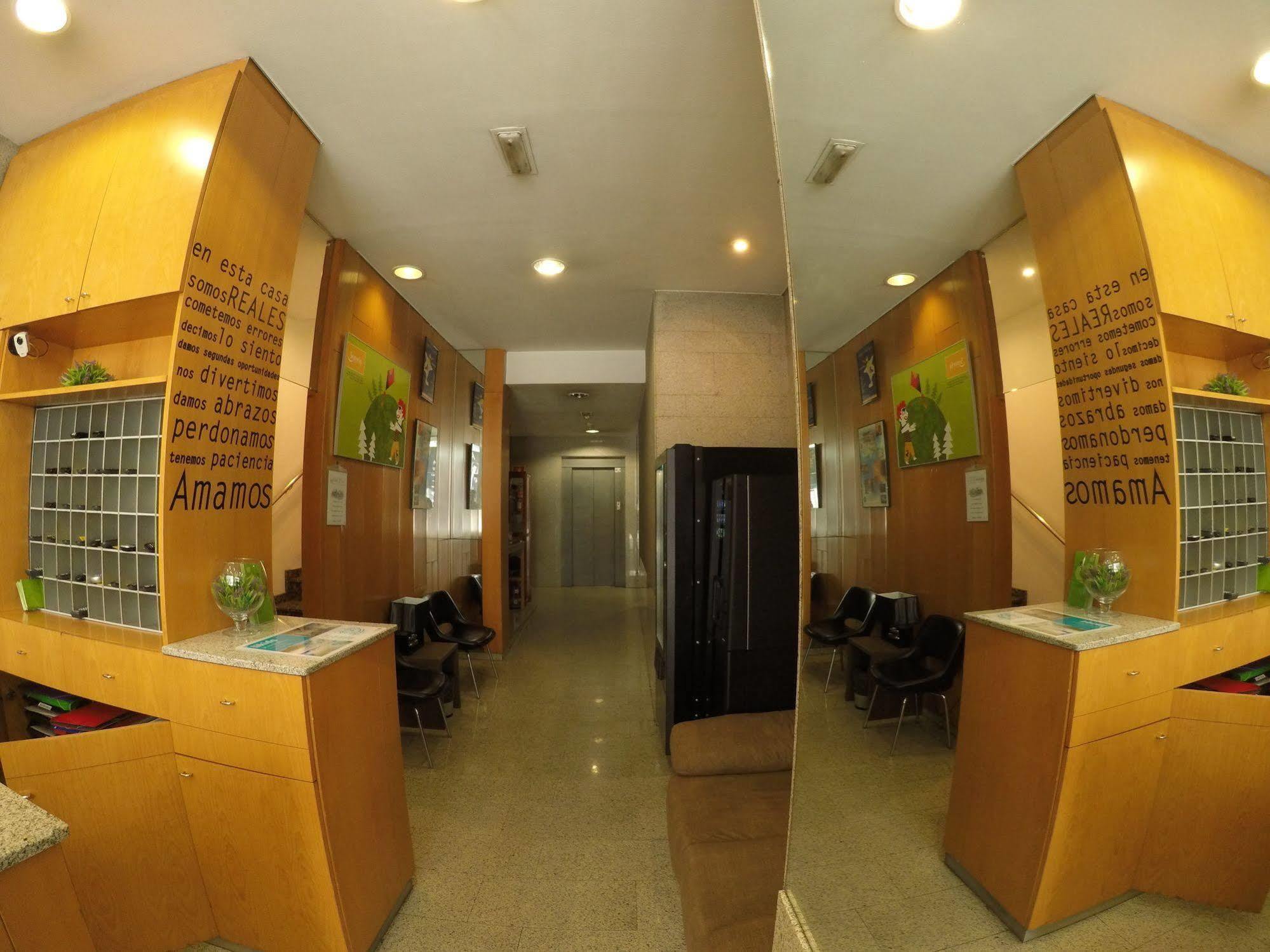 Hotel Somriu M28