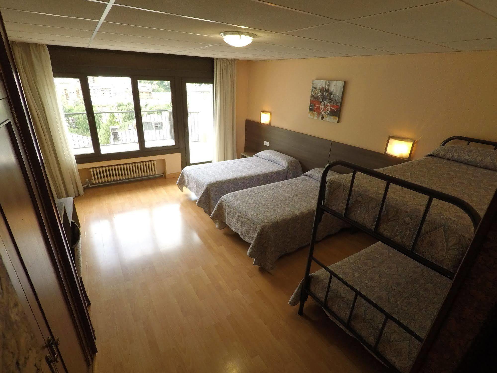 Somriu M28 Hotel