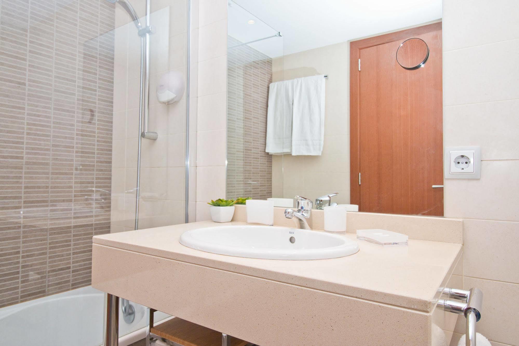 Floc Apartment *
