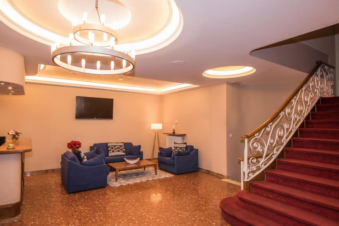 Evenia Oros Hotel 3*
