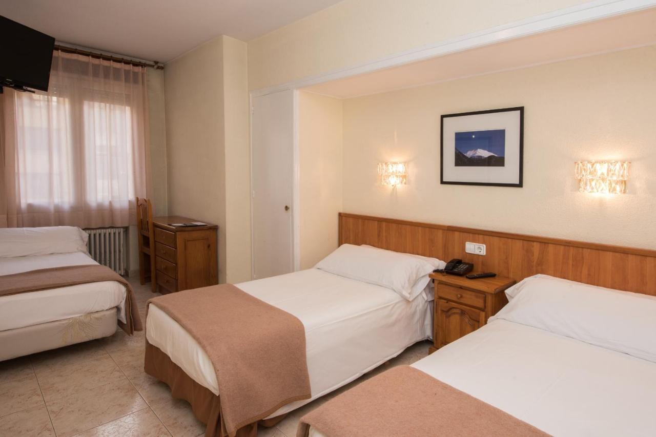 Evenia Oros 3* Encamp