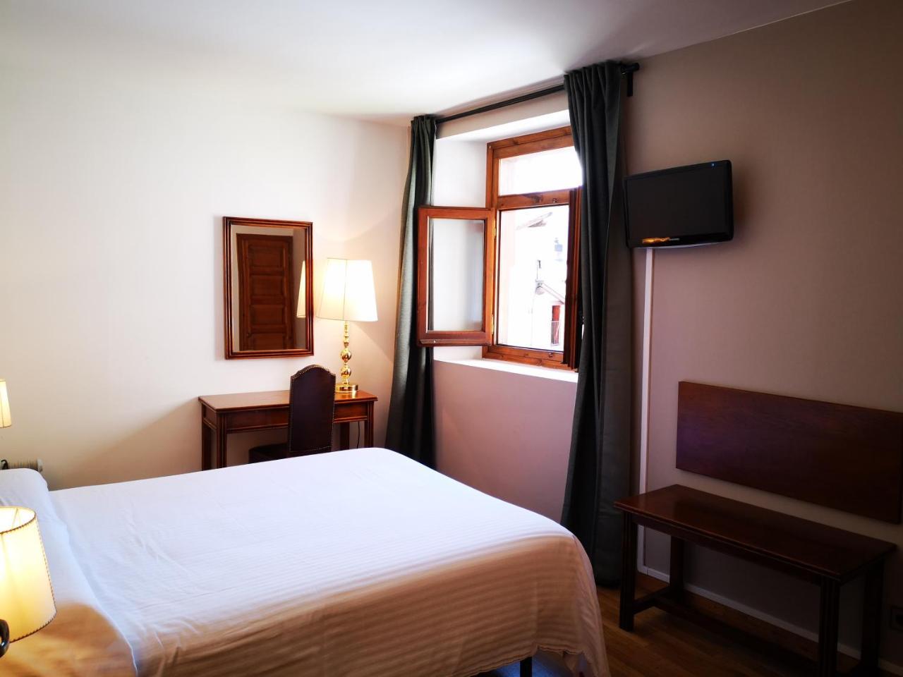 Santa Barbara De La Vall D'ordino Hotel 3*