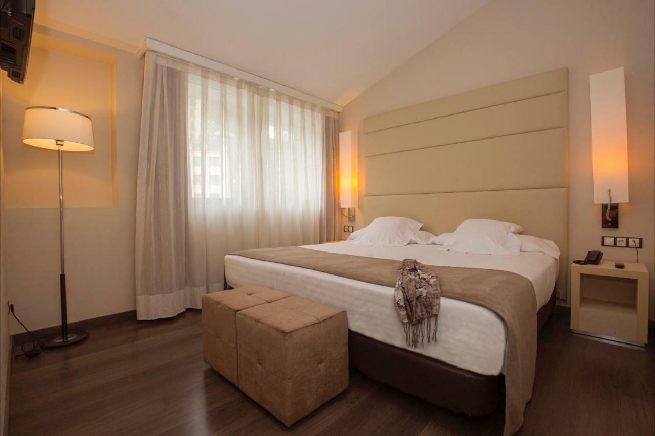 Yomo Mola Park Hotel 4*