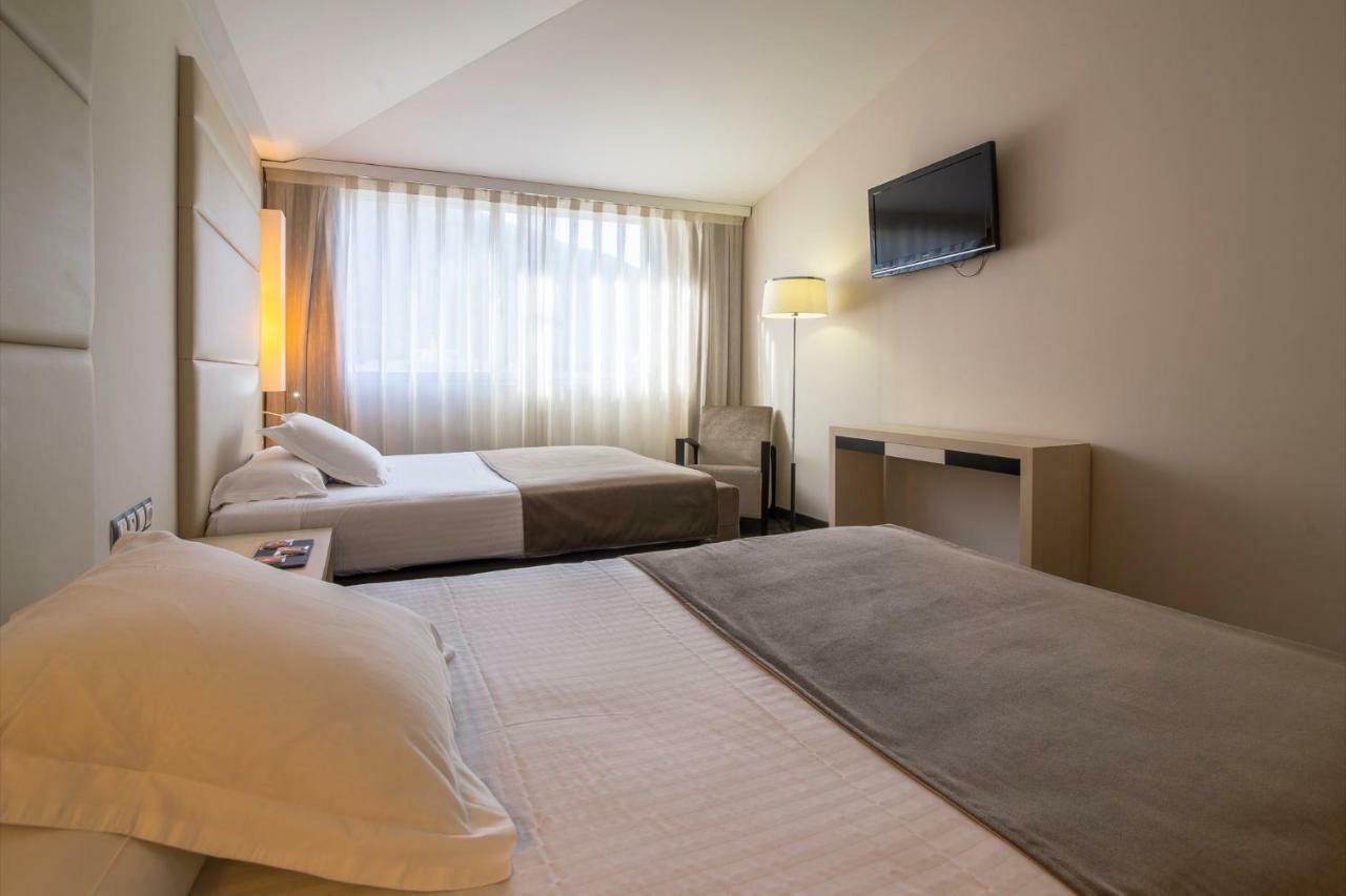 Yomo Mola Park Hotel 4*