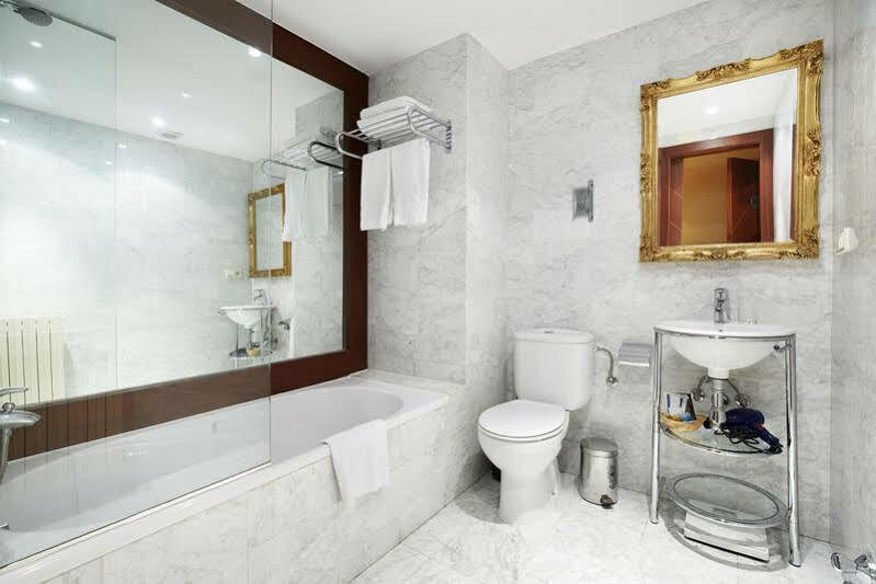 Caribou Hotel 4*