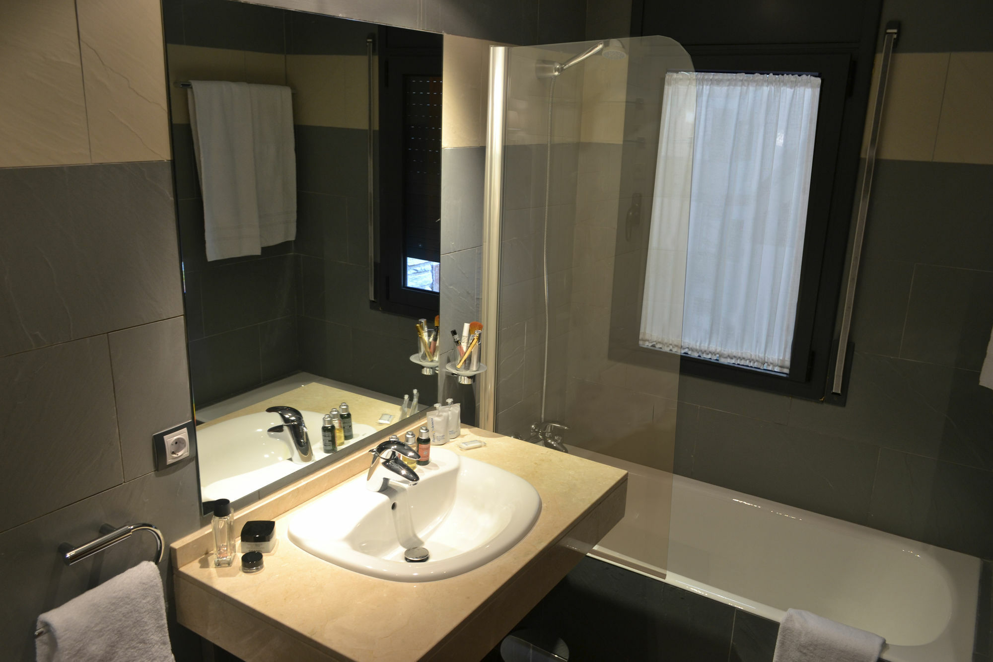 Pierre & Andorra El Peretol Hotel