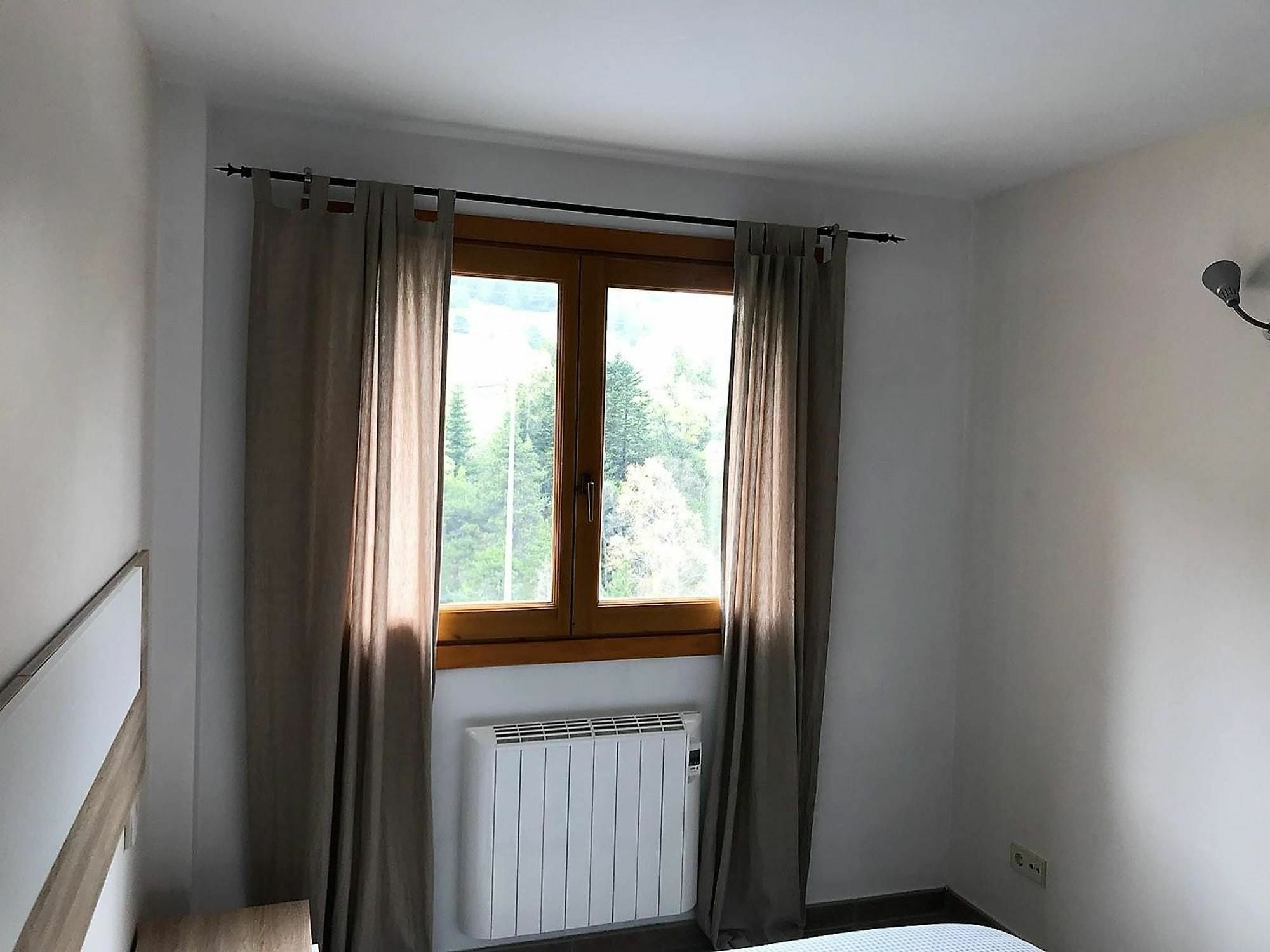With One Bedroom In Canillo, With Wonderful Mountain View, B Apartamento *