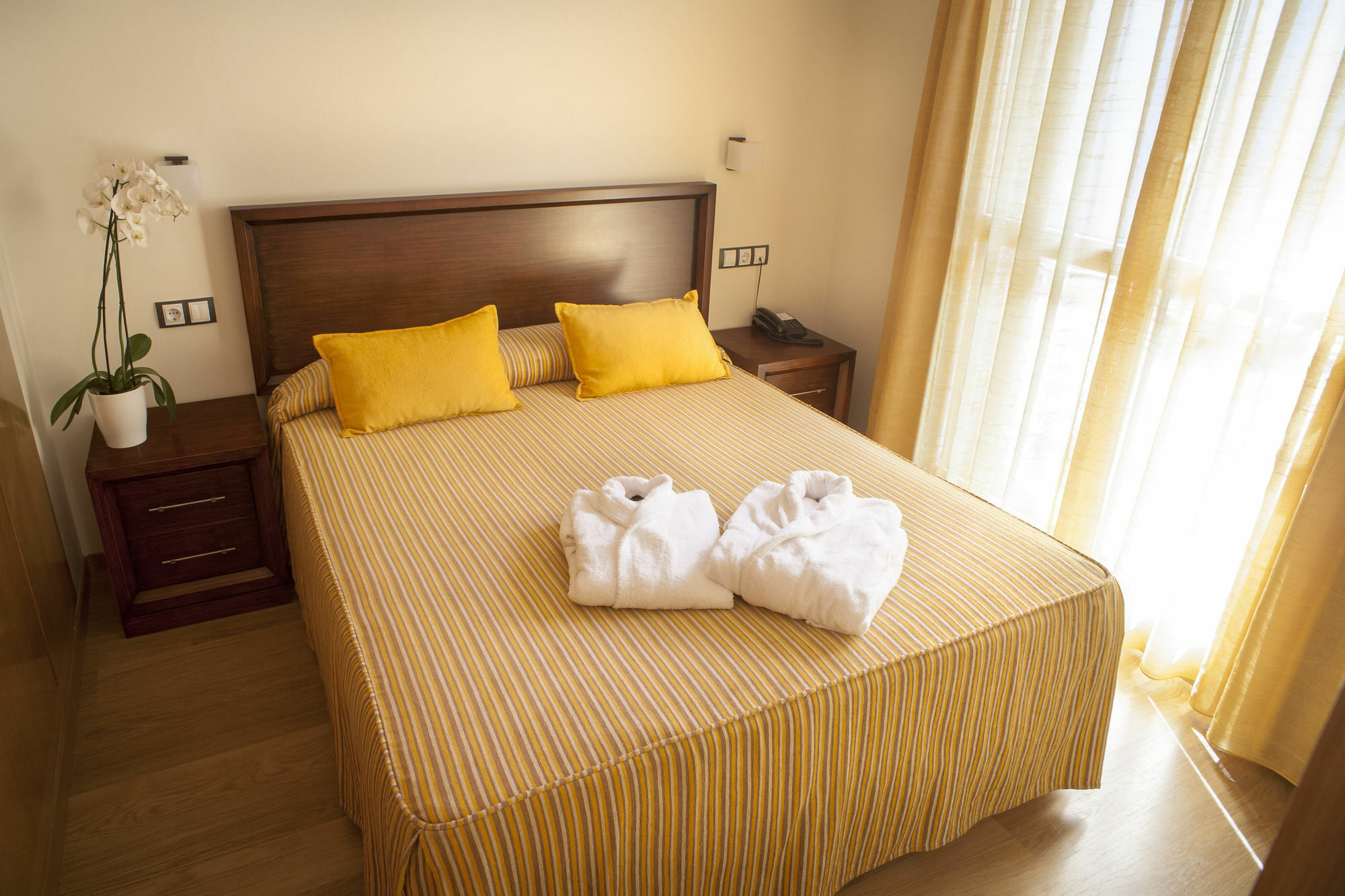 Obaga Blanca & Hotel Canillo